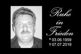 Die Eisbären trauern um Robert Pellert, der am Wochenende verstorben ist.  Robert Pellert war seit Jahrzehnten dem Eishockey in Regensburg eng  verbunden. Er war Ehrenmitglied im Fanclub Rot Weiß. Robert war seit