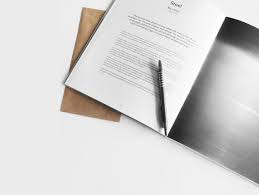 Created in 2018, this has a very modern feel and gives almost equal weightage to the content and the visual presentation aspects of the portfolio. The Two Page Architecture Portfolio