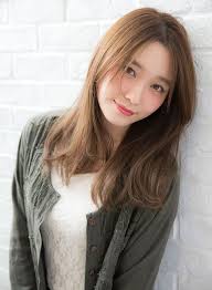 好感度抜群 ロングストレートの髪型１５選 髪型 ストレート ロング 丸顔 ロングヘア