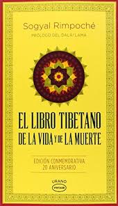 En esta oportuna obra, sogyal rimpoché se centra en los modos de comprender el verdadero significado de la vida, aceptar la muerte, asistir a los moribundos y ayudar a los muertos. Pin En Book