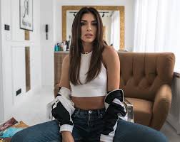 Seksowna klaudia halejcio bardzo blisko znanego polityka. Klaudia Halejcio Topless Na Instagramie Internauci Zachwyceni Obcas Pl