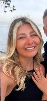 Adele Bowen's Instagram, Twitter & Facebook