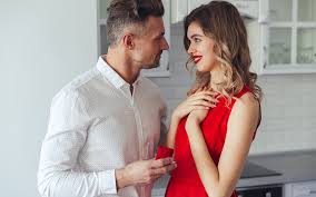 ¿que hombre no ha tenido la tentación de seducir a una mujer casada o comprometida o con novio? 5 Tips 2020 Como Seducir A Una Mujer Comprometida