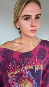 Alyssa Dwyer's Instagram, Twitter & Facebook