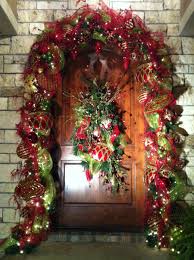 Entry Way Front Door Christmas Decorating Ideas With Images Front Door Christmas Decorations Christmas Door Decorations Unique Christmas Door Decorations