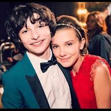 امروز تولد سالگی بازیگر با استعداد سریال اتفاقات عجیب Stranger Things است Today Is The Bi Stranger Things Mike Stranger Things Actors Stranger Things Meme