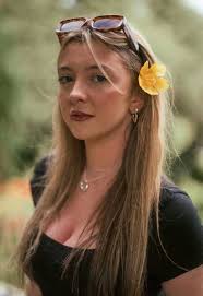 Anyone a professional portrait photographer I have couple of questions