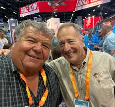 Today I got to meet Johnny Morris the founder and owner of Bass Pro Shops.  He was really nice to me. #fishing #bass #bassproshop @bassproshops #travel  #fan