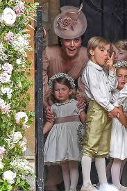 El príncipe harry de gran bretaña posa con meghan markle en el jardín de kensington palace, londres, el 27 en la transmisión de la ya inminente boda del príncipe harry y meghan markle, se. Estos Son Los Pajes Y Damas De La Boda Del Principe Harry Y Meghan Markle Mujerhoy Com