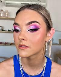 Dear Holland Makeup Artist