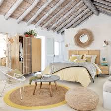 Rattan ist in vielen regionen auch unter dem namen roateng bekannt. 2 Turiger Schrank Aus Massivem Mangoholz Und Rattan Helios Maisons Du Monde