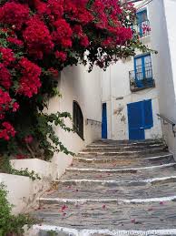 Visite De Cadaques Flanerie Bateau Et Gastronomie Blog Voyage Cadaques Espagne Roses Espagne Voyage Espagne