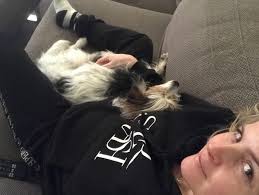Fatima moreira de melo (42) voelt niet de behoefte om aan kinderen te beginnen. De Liefde Van Fatima Moreira De Melo Voor Spaanse Rescuehond Poekie Verhuisdieren Nl