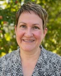 Laurie Kloss's Instagram, Twitter & Facebook