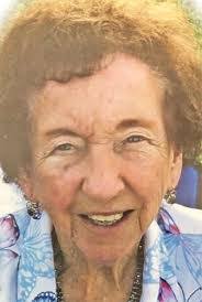 Carolyn Mcelroy's Instagram, Twitter & Facebook