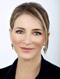 How Old Is This Woman Makeup For 50 Year Old Mothers Makeup Beautiful Wrinkles