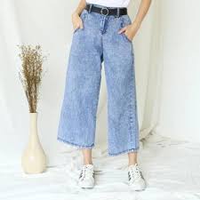 Celana jeans model sobek, celana jeans model terbaru, celana jeans model terbaru 2019 setelan plisket terbaru 2020 model gamis dan celana kulot serta blouse yang cantik cocok 36 model gamis simple terbaru dan celana kulot jersey yg lagi ngetrend saat ini untuk detail produk. 10 Rekomendasi Celana Kulot Jeans Kece Untuk Membuatmu Terlihat Stylish Di Berbagai Kesempatan 2020