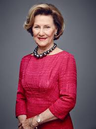 200 heldige publikummere ga stående applaus til. Dronning Sonja Det Norske Kongehus