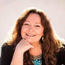 Tina Dee's Instagram, Twitter & Facebook