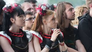 Babymetal is a band that you'll either love or hate. Babymetal Was Passiert Wenn J Pop Mit Heavy Metal Kollidiert