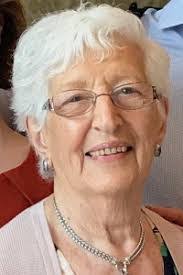 Edwina Walsh's Instagram, Twitter & Facebook