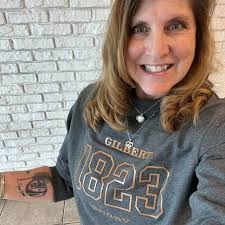 I did my daughter wedding cake like this with 3 Publix cakes