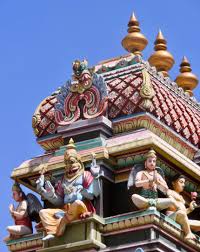 If you have come to the kuala lumpur to learn more about the rich diverse culture of malaysia, one destination that will tell you more about the hindu culture is the sri mahamariamman temple. Sri Mahamariamman Hindu Temple In Kuala Lumpur Yo De Viajes