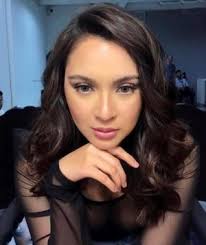 Cherie Gil's daughter graduates from NYU