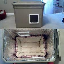 Outdoor Cat Shelter That Someone Built And It S So Easy To Build What A Great Way For Those Kitties In The W Casas Do Gato Como Educar Um Gato Cerca Para