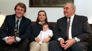 The 'wetlands' author said that she will sleep with christian wulff if he does not sign legislation that would extend the life span of germany's nuclear. Christian Wulff Stationen Seiner Karriere Ndr De Nachrichten Niedersachsen