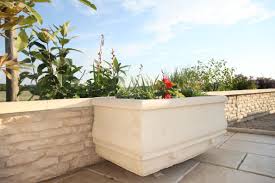 auge jardiniere replique de pierres anciennes jardiniere en pierre jardiniere decoration jardin