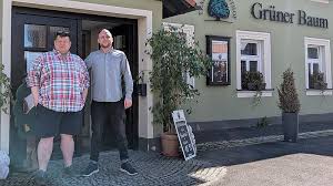 Fränkische Küche und Grillen mit Live Musik im Grünen Baum