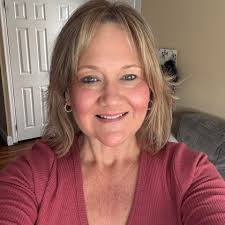 What are must-do activities and restaurants in Charleston?