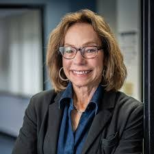 Laura Deady's Instagram, Twitter & Facebook