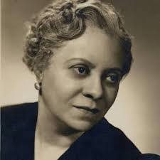 Elizabeth Dumont's Instagram, Twitter & Facebook