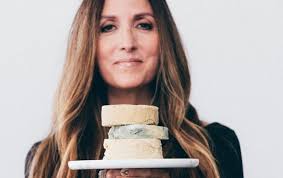 Julie Piatt's Instagram, Twitter & Facebook