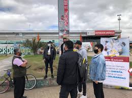Transmilenio informa que los daños a la infraestructura del sistema superaron los 22.000 millones de pesos colombianos, transmilenio cuenta con 152 estructuras de las cuales 139 han sido afectadas por los terroristas urbanos del paro, esto equivale al 91.44%. Transmilenio On Twitter Cerca De 50 Personas Participan A Esta Hora En La Mesa De Dialogo Entre Masivo Capital Y Lideres Sociales De Bosa Y Kennedy Que Se Realiza En El Portal