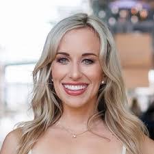 Anne Eliason's Instagram, Twitter & Facebook