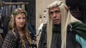 Premières images : Eric Judor et Alexandra Lamy dans une comédie à la croisée du Seigneur des anneaux et The office