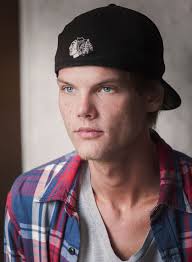 Hon är sedan 1988 gift med klas bergling (född 1945), 1 och hade tillsammans med honom sonen tim bergling, känd som musikproducenten avicii. Avicii Wikipedia
