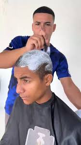 igordossantos01 (igordossantos0). Áudio original criado por  igordossantos01. Corte de cabelo artístico com duas cores  🔥🔥🔥🔥🔥#cortedecabelo#barbeirosno#barbeirosbrasil#