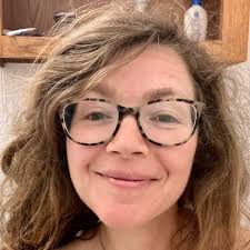 Becky Stark (@queeninthenorthernil) • Threads, Say more