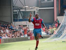 L'attaquant était alors parti à la real sociedad. Family Of Dalian Atkinson Still Seeking Answers One Year On From Ex Aston Villa Striker S Death Birmingham Live