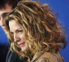 We Found The Coolest Easiest Tutorials For Natural Curly Hairstyles Curly Hair Styles Naturally Curly Hair Styles Medium Length Curly Hair