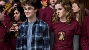 (i know, it's not a word.) dumbledore's office (2) go to dumbledore's office and you'll end up meeting (ravenclaw, one of the patil twins, i think it is parvati) she'll tell you a slytherin took it. The T Shirt Crest Gryffindor For Hermione Granger Emma Watson In Harry Potter And The Half Blood Prince Spotern