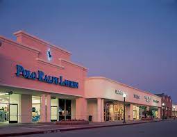 Located south of silicon valley and san jose just off highway 101, gilroy premium outlets offers shoppers in northern california designer and name brand outlets with 25% to 65% discounts every day. About Gilroy Premium Outlets A Shopping Center In Gilroy Ca A Simon Property
