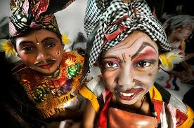 OLTRE IL MURO: ARTE e FOTOGRAFIA: THOMAS THAM JOO KIT (MIO CADE)