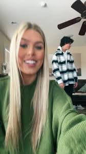 Amanda Gathright's Instagram, Twitter & Facebook