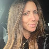 Julie Cyr's Instagram, Twitter & Facebook