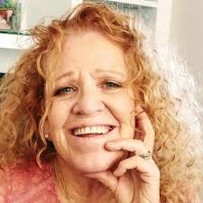 Deborah Keyes's Instagram, Twitter & Facebook